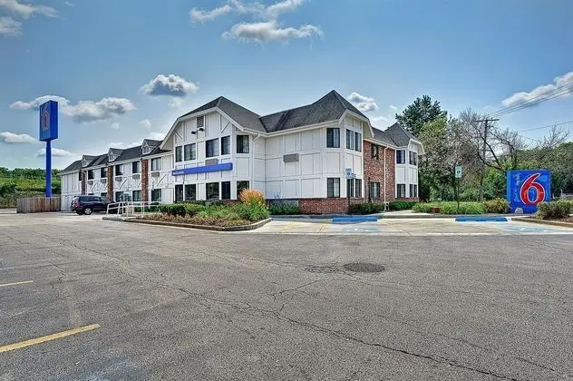 Motel 6 Chicago North - Glenview