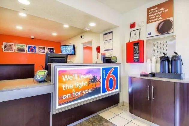 Motel 6 Chino, CA - Los Angeles Area - Lobi