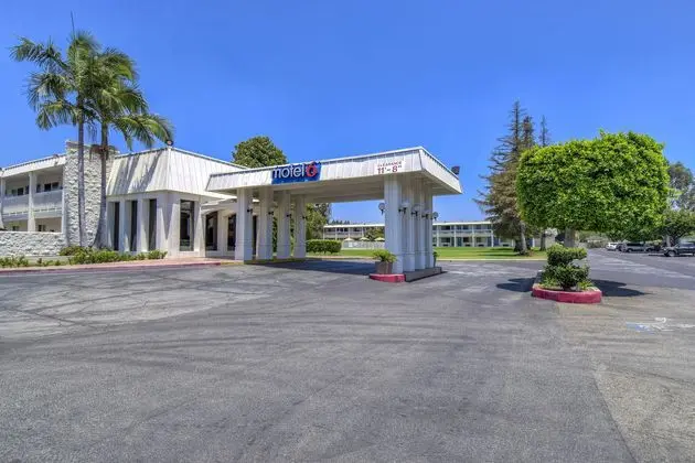 Motel 6 Claremont CA