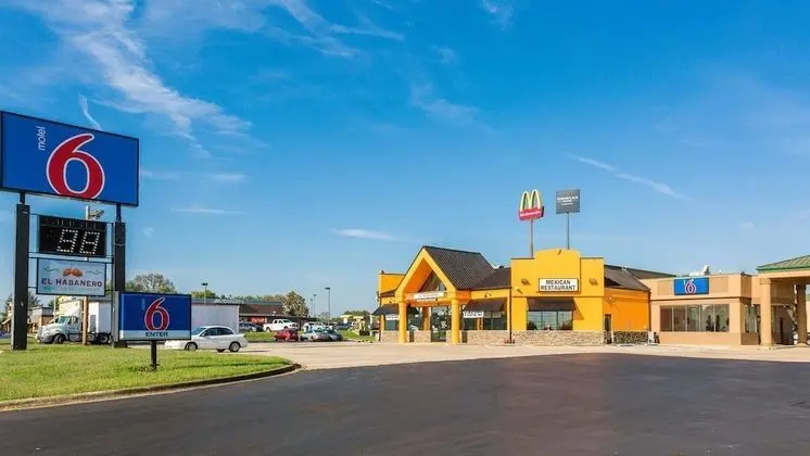 Motel 6 Clarksville, TN - Öne Çıkan Resim