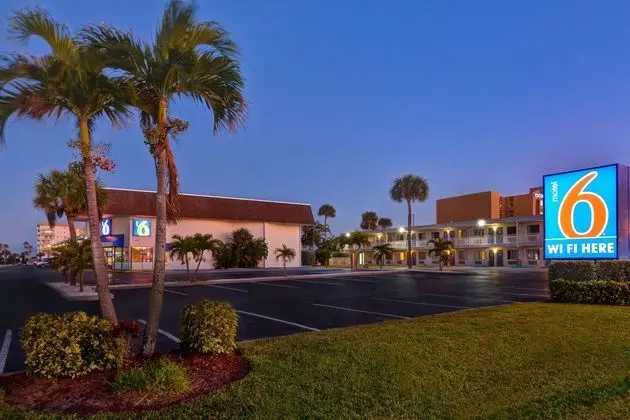 Motel 6 Cocoa Beach