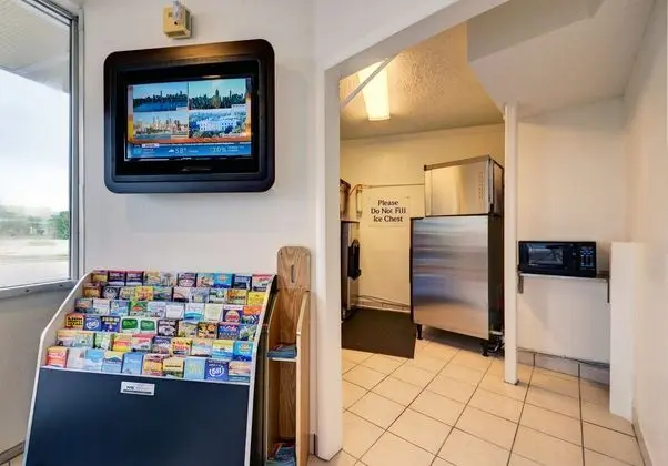 Motel 6 Cocoa Beach - Lobi