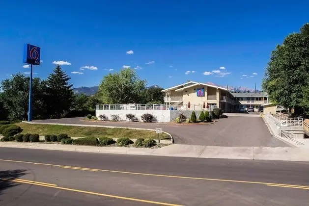 Motel 6 Colorado Springs, CO - Dış Mekan