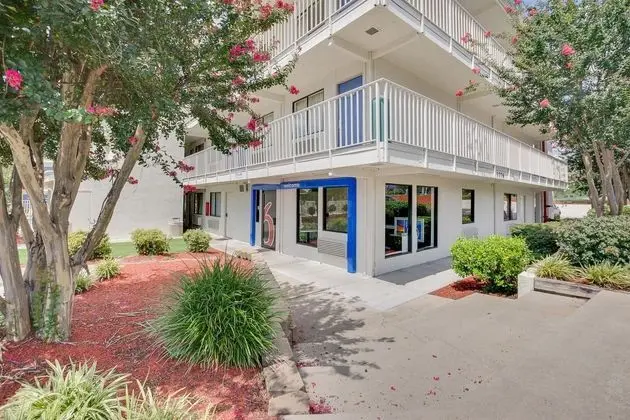 Motel 6 Columbia West