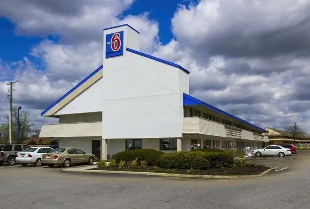 Motel 6 Columbus, OH - OSU North - Dış Mekan