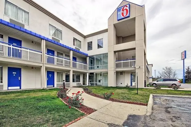 Motel 6 Columbus West