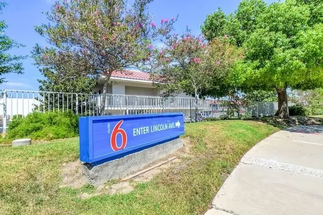 Motel 6 Corona, CA