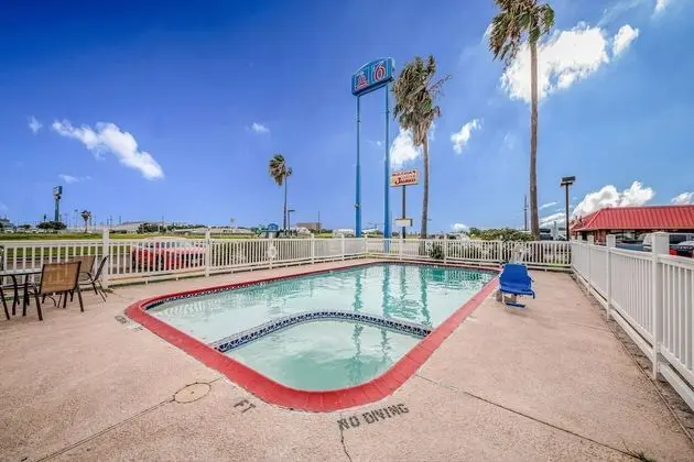 Motel 6 Corpus Christi, TX – North - Havuz