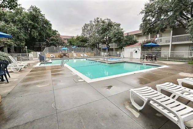 Motel 6-Dallas-Addison - Havuz