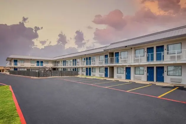 Motel 6 Dallas - Euless