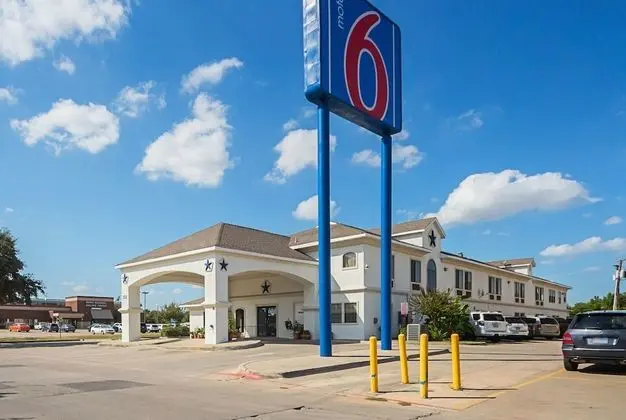 Motel 6 Dallas - Irving DFW Airport South - Dış Mekan