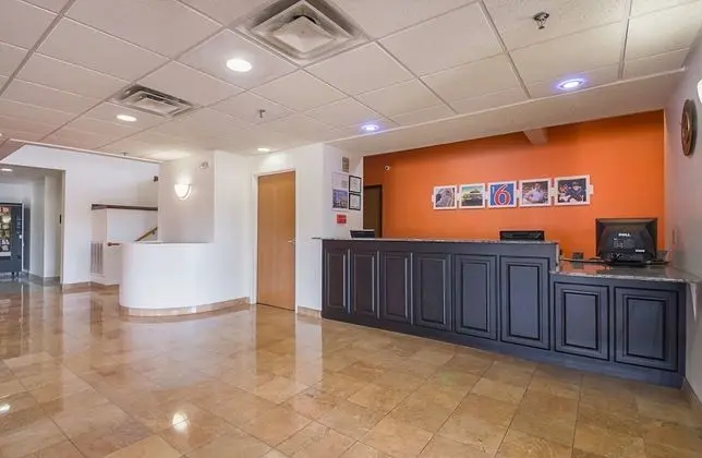 Motel 6 Dallas - Irving DFW Airport South - Lobi