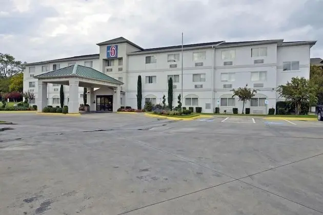 Motel 6 Dallas - North - Dış Mekan