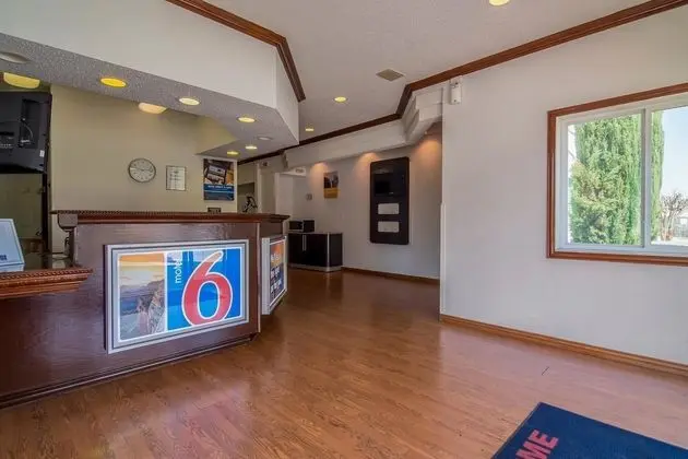 Motel 6 Dallas - North - Lobi