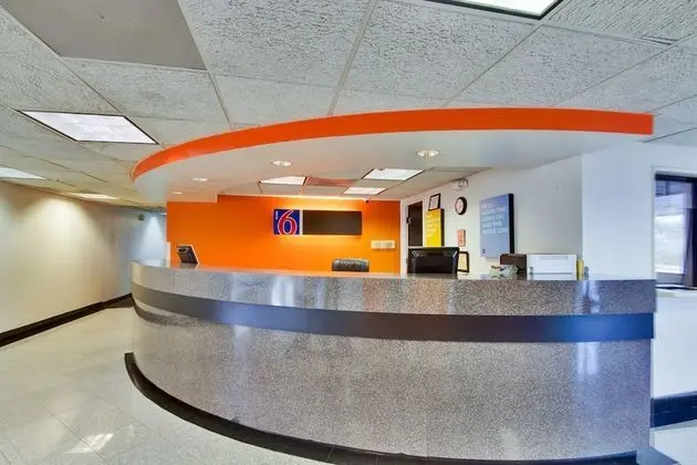 Motel 6 Dallas, TX - Fair Park - Lobi