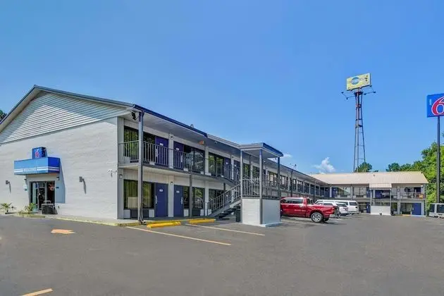 Motel 6 Dalton, GA