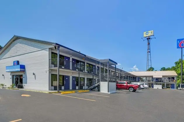 Motel 6 Dalton, GA - Dış Mekan