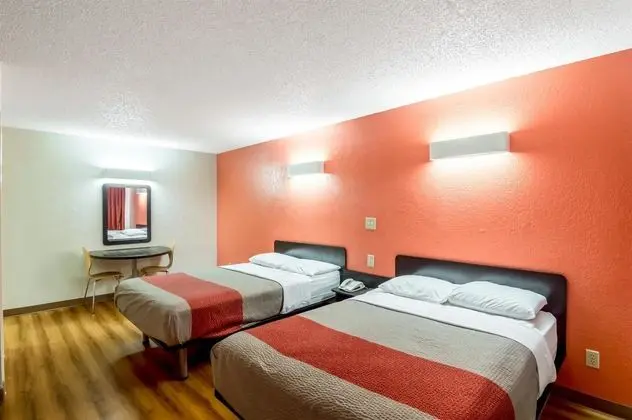 Motel 6 Del City