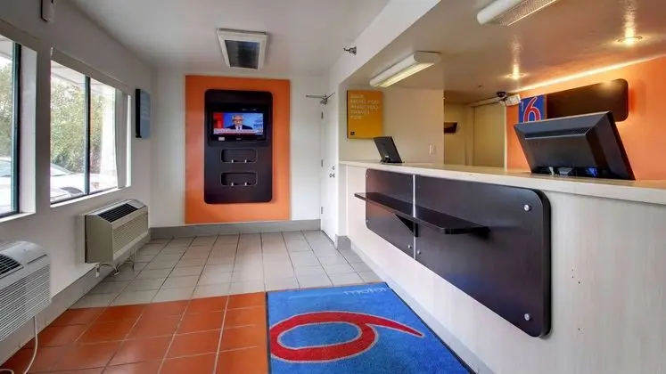 Motel 6 Des Moines, IA - North - Lobi
