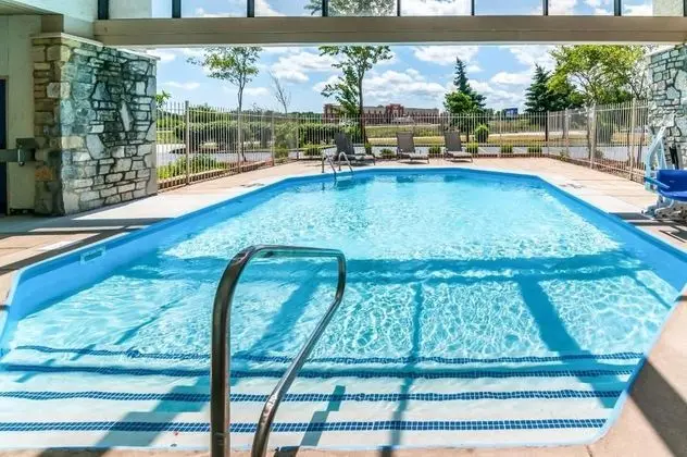 Motel 6 Detroit - Southgate - Havuz
