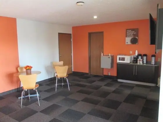 Motel 6 Drums PA - Kahvaltı