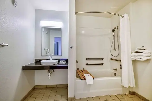 Motel 6 Duluth, MN - Banyo Tipleri