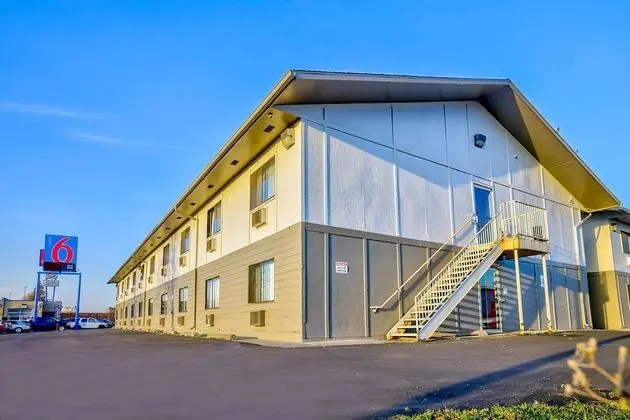 Motel 6 Duluth, MN - Dış Mekan