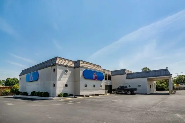 Motel 6 Durham, NC - Dış Mekan