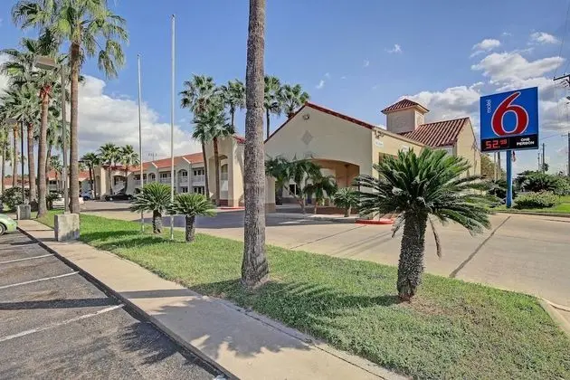 Motel 6 Edinburg, TX - Dış Mekan