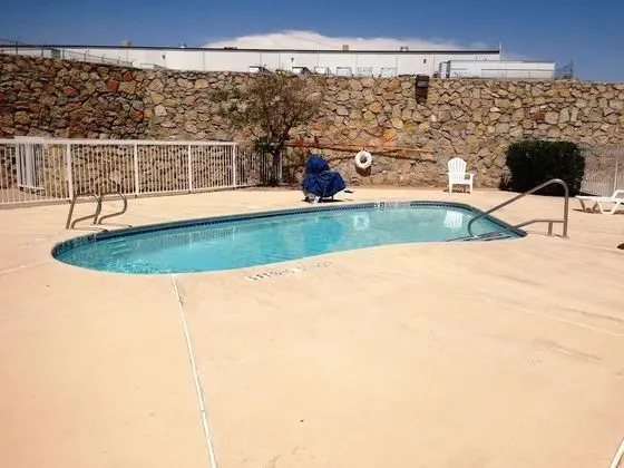 Motel 6 El Paso, TX - Southeast - Havuz