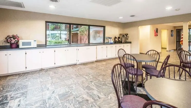 Motel 6 Emporia
