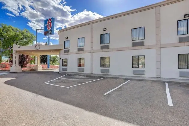 Motel 6 Espanola, NM - Öne Çıkan Resim
