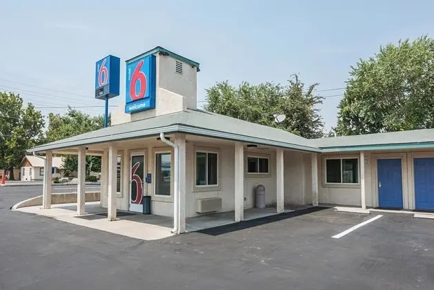 Motel 6 Fallon, NV - Dış Mekan