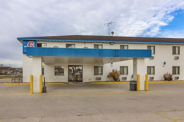 Motel 6 Fargo, ND - South - Dış Mekan