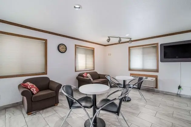 Motel 6 Fargo, ND - South - Lobi