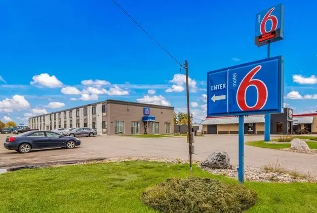 Motel 6 Fargo - North