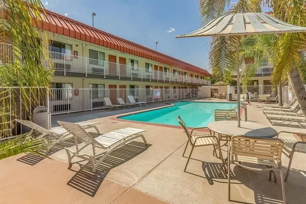 Motel 6 Fresno, CA - Yosemite Hwy