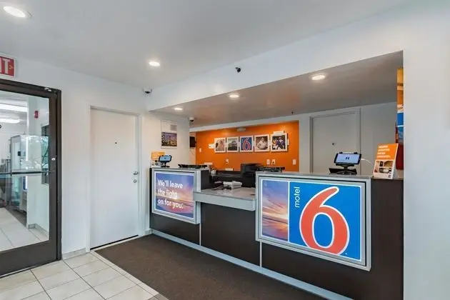 Motel 6 Ft Pierce - Lobi