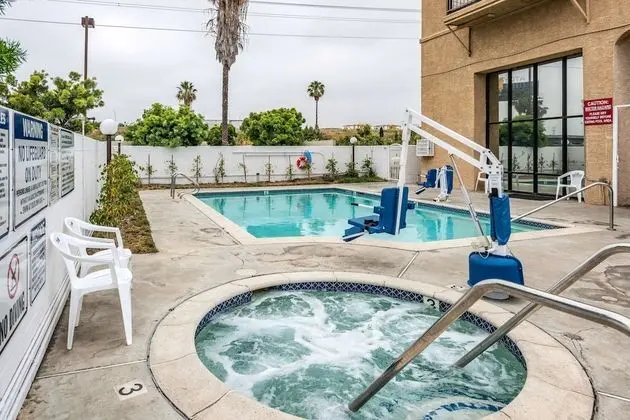 Motel 6 Gardena, CA - South - Havuz