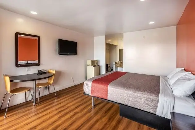 Motel 6 Gardena, CA - South - Oda