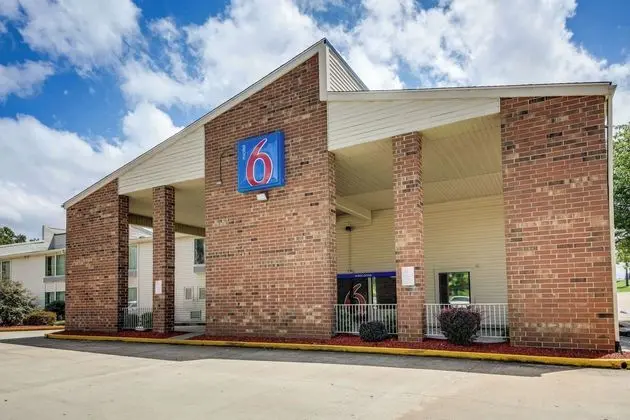 Motel 6 Greensboro, NC - Airport - Dış Mekan