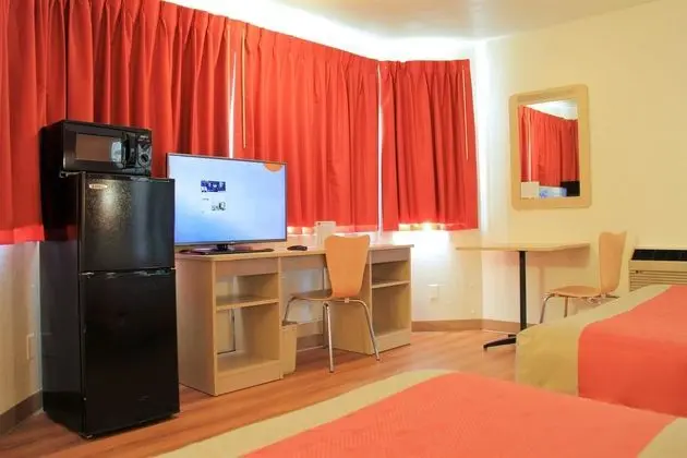 Motel 6 Hartford - Enfield