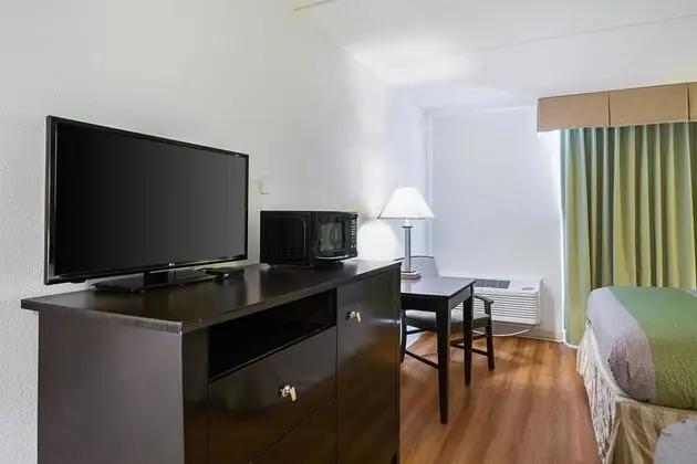 Motel 6 Hartford/Vernon