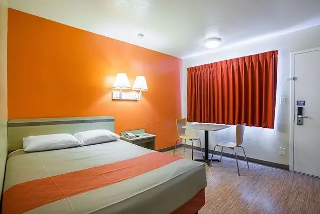 Motel 6 Holbrook, AZ - Oda