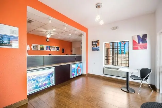 Motel 6 Houston, TX - Brookhollow - Lobi