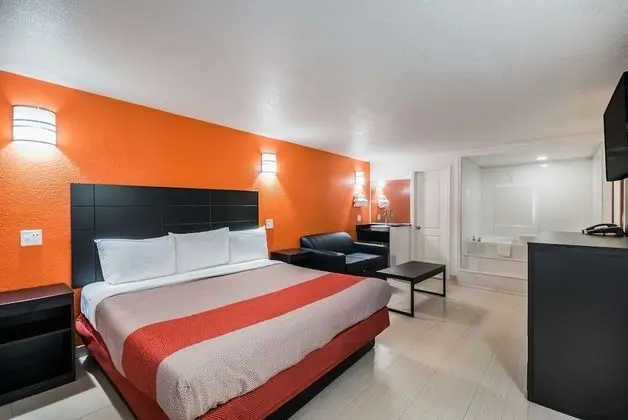 Motel 6 Houston, TX - Brookhollow - Spa