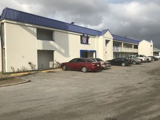 Motel 6 Houston, TX - East - Dış Mekan