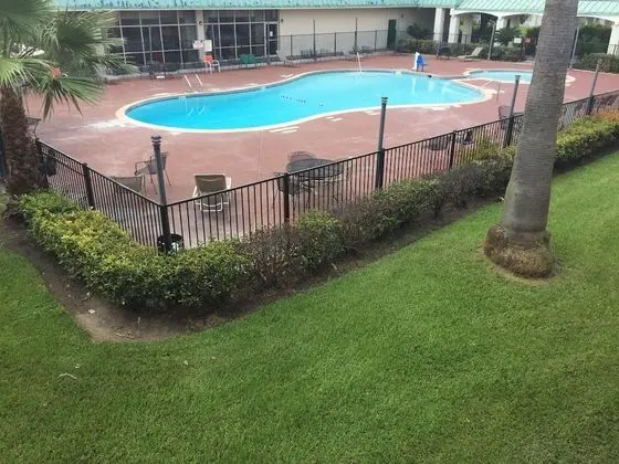 Motel 6 Houston, TX - East - Havuz