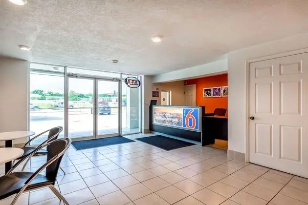 Motel 6 Houston, TX - East - Lobi