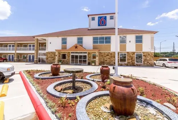 Motel 6 Houston, TX - North - Dış Mekan